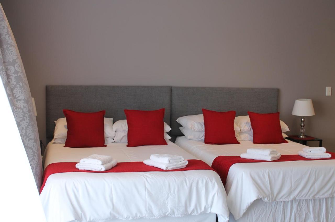 Phoenix Lodge And Waterside Accommodation Knysna Eksteriør bilde